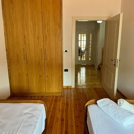 Central Apartment Gjirokaster * Gjirokaster