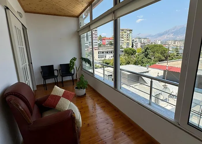 公寓 Central Apartment Gjirokaster