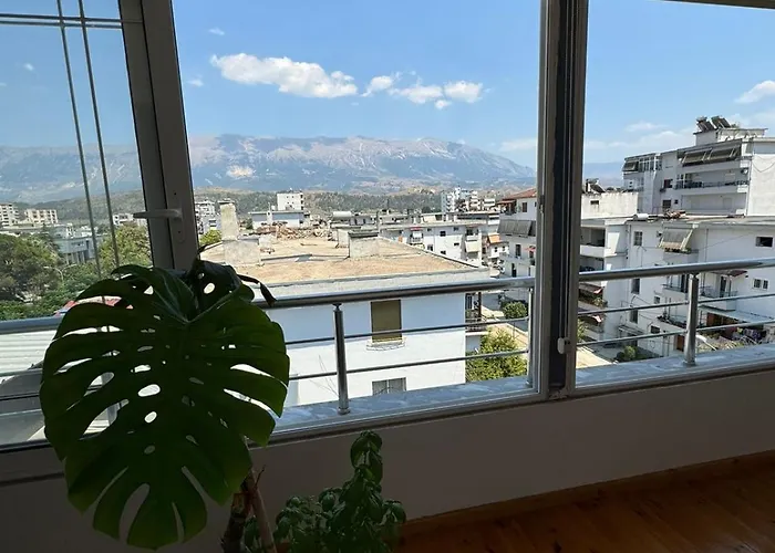 公寓 Central Apartment Gjirokaster