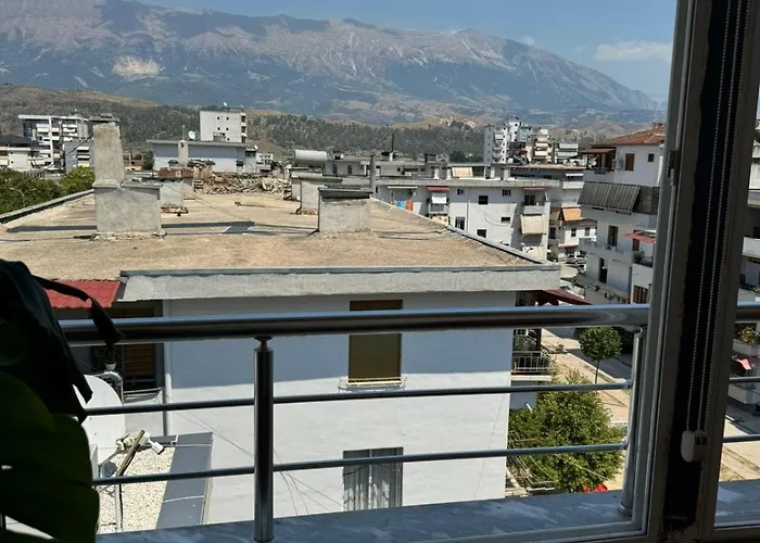 公寓 Central Apartment Gjirokaster