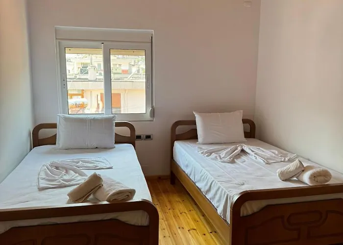 Central Apartment Gjirokaster 公寓