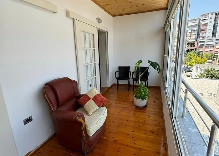 公寓 Central Apartment Gjirokaster